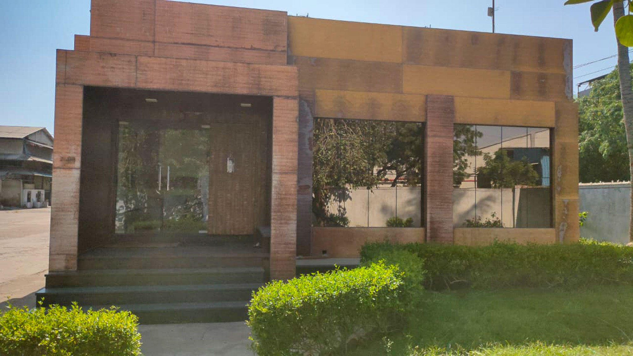 14641 square meter Industrial Plot with Factory Building for sale in KANDLA SEZ Kandla — photo 14