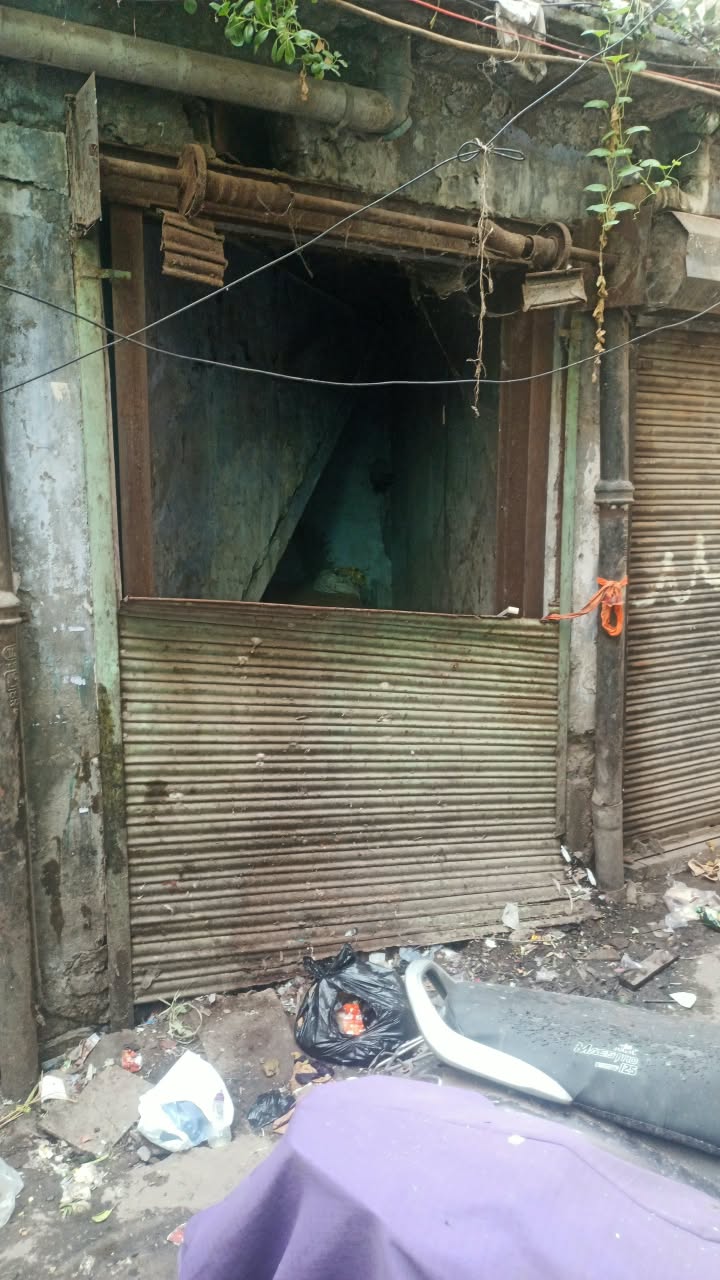 80 square feet Shops for sale in New Delhi — photo 1