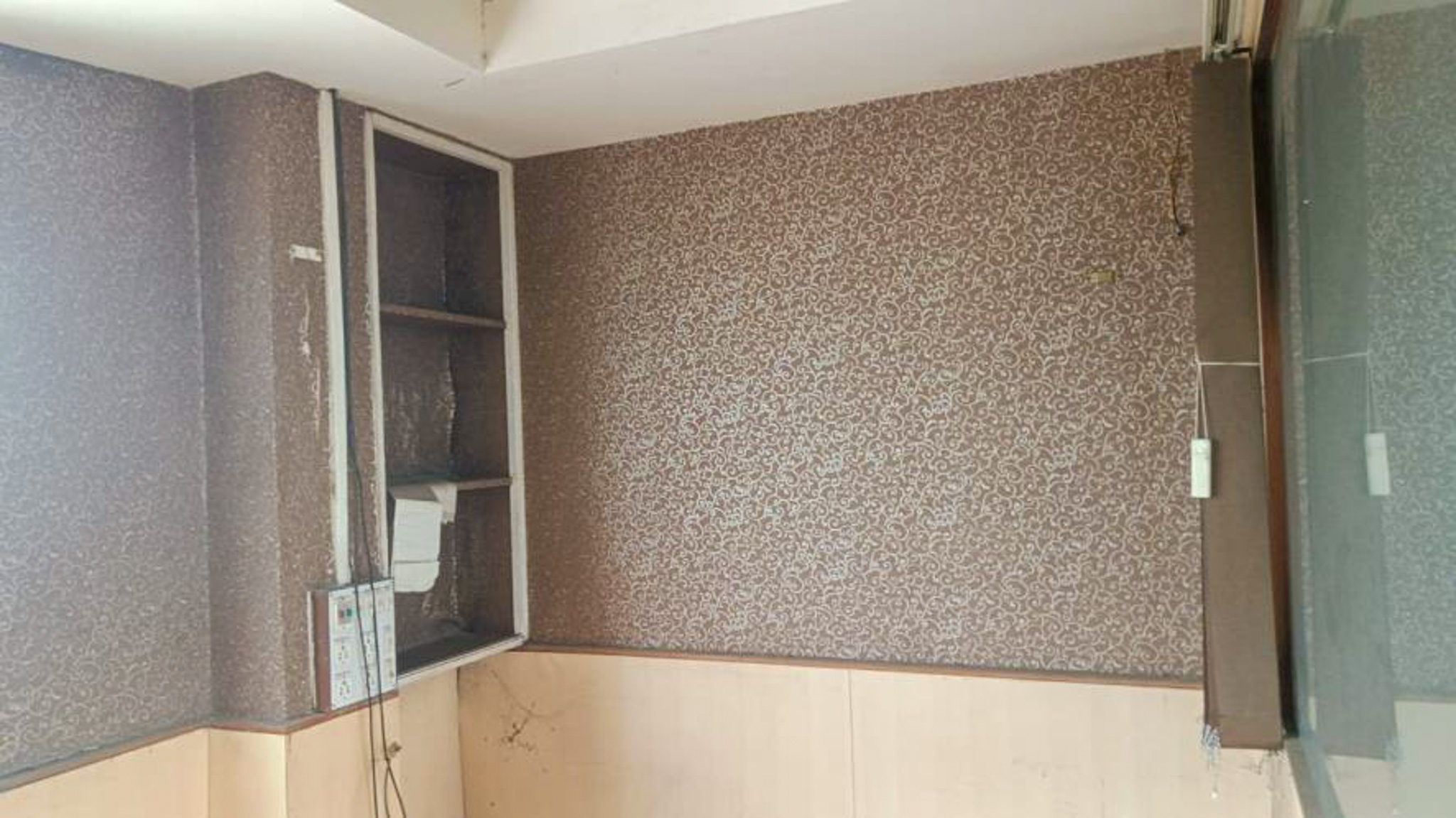 725 square feet Office for sale in Ring Road, Rustampura, Surat. Surat — photo 3