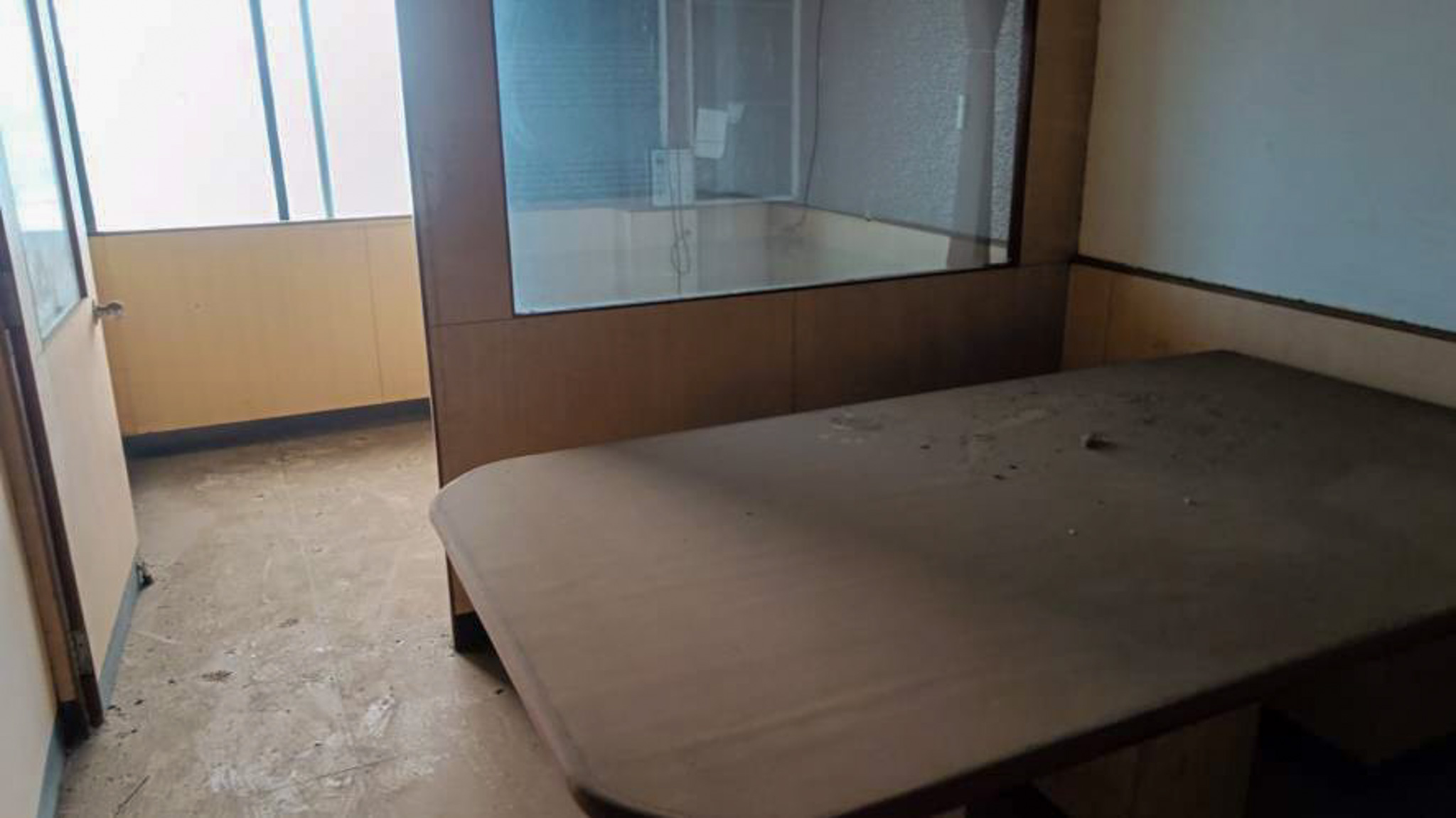 725 square feet Office for sale in Ring Road, Rustampura, Surat. Surat — photo 4
