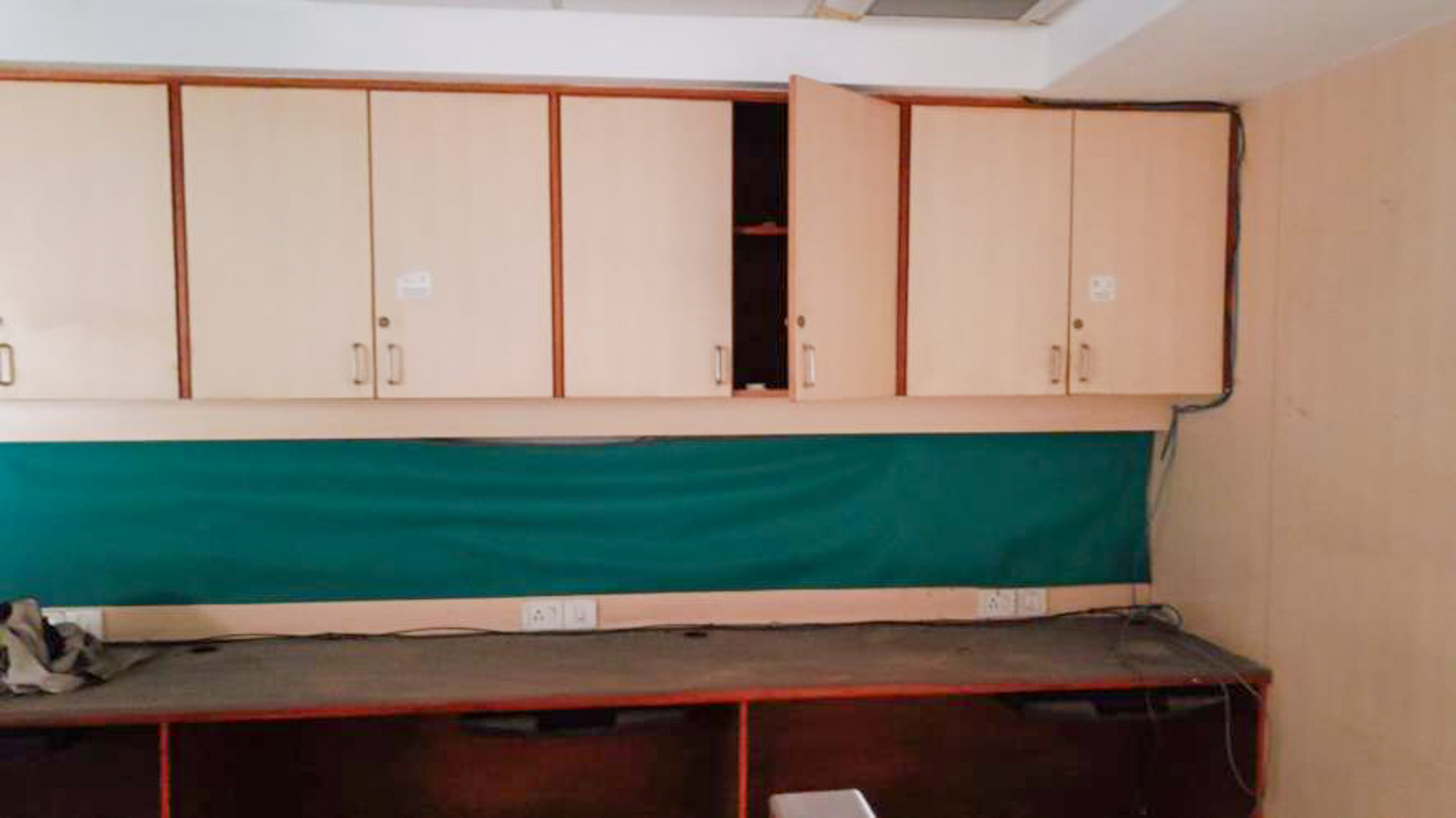 725 square feet Office for sale in Ring Road, Rustampura, Surat. Surat — photo 12