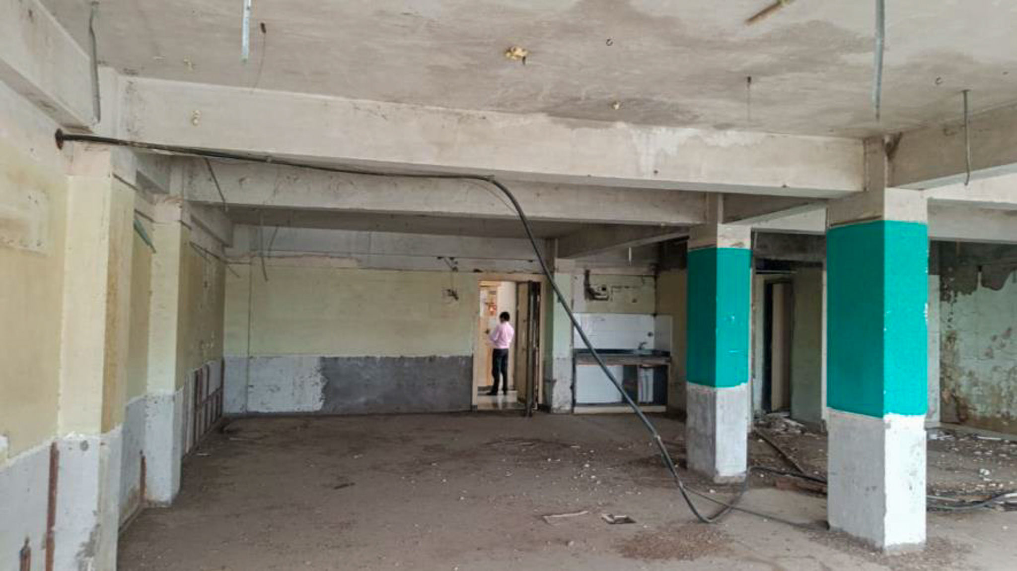 767 square feet Office for sale in Ring Road, Rustampura, Surat Surat — photo 4