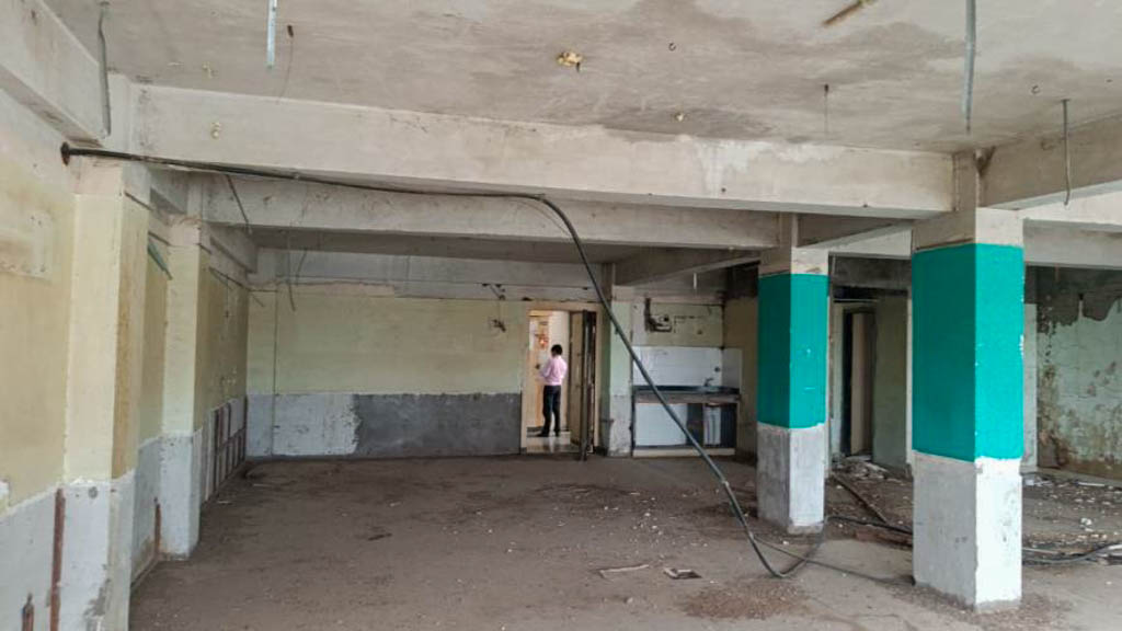 767 square feet Office for sale in Ring Road, Rustampura, Surat Surat — photo 5
