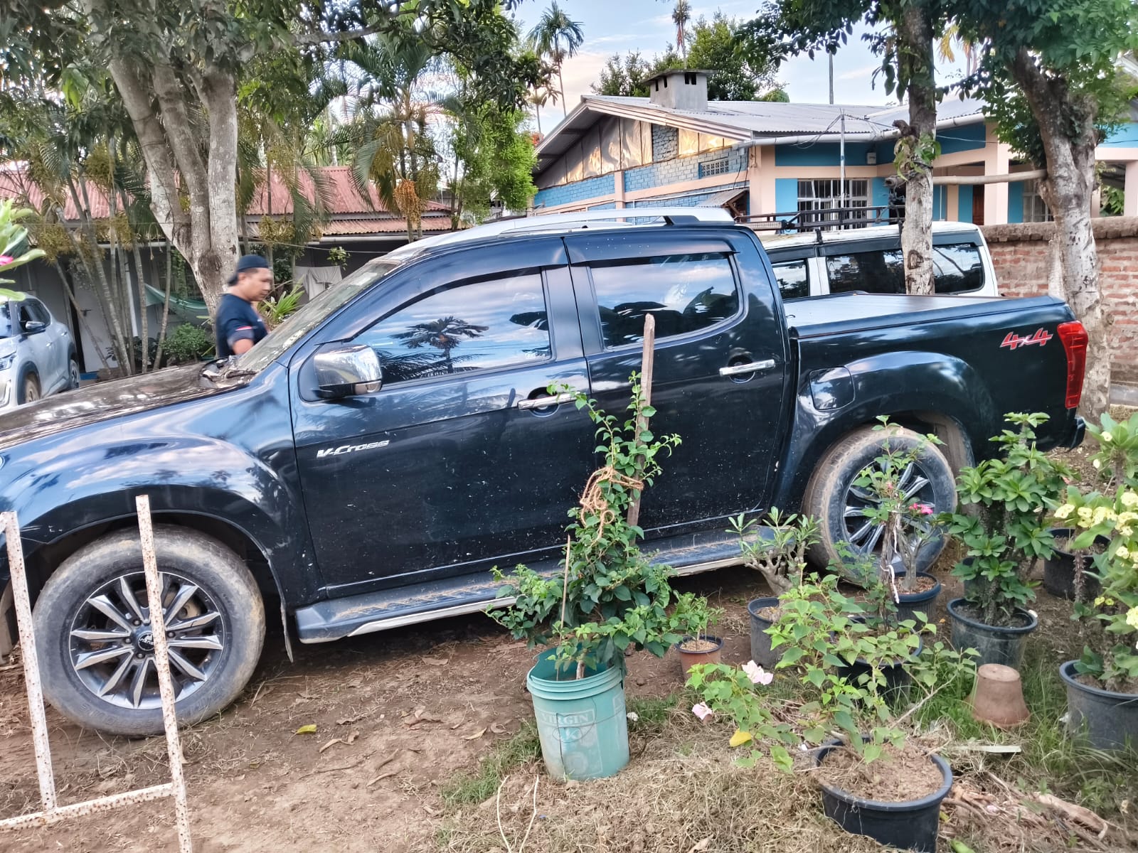 2022 Isuzu V-cross 4wd MT Z SUV 52595 km 4 years for sale in T K ASSOCIATES Dimapur — photo 4