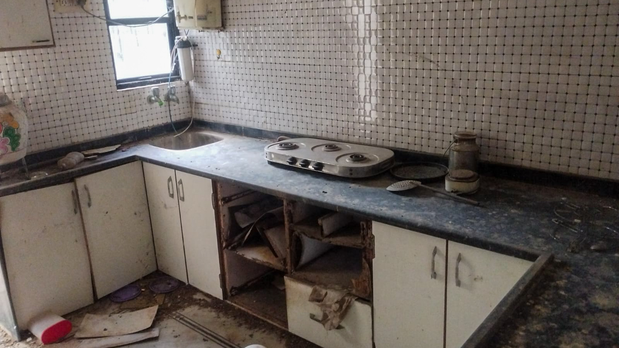 3 BHK Flat for sale in SAHYADRI APPARTMENT, SABARMATI AHMEDABAD Ahmedabad — photo 4