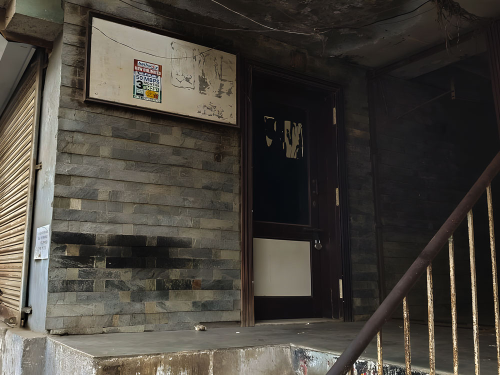 95 square feet Shops for sale in Surat — photo 3