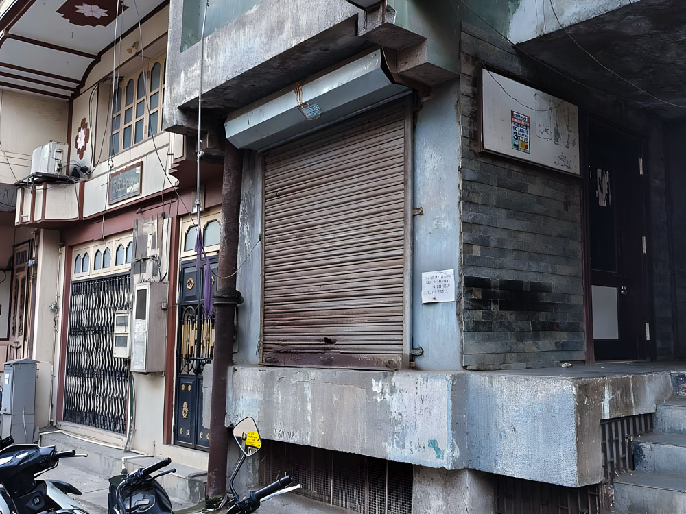 81 square feet Shops for sale in Surat — photo 3