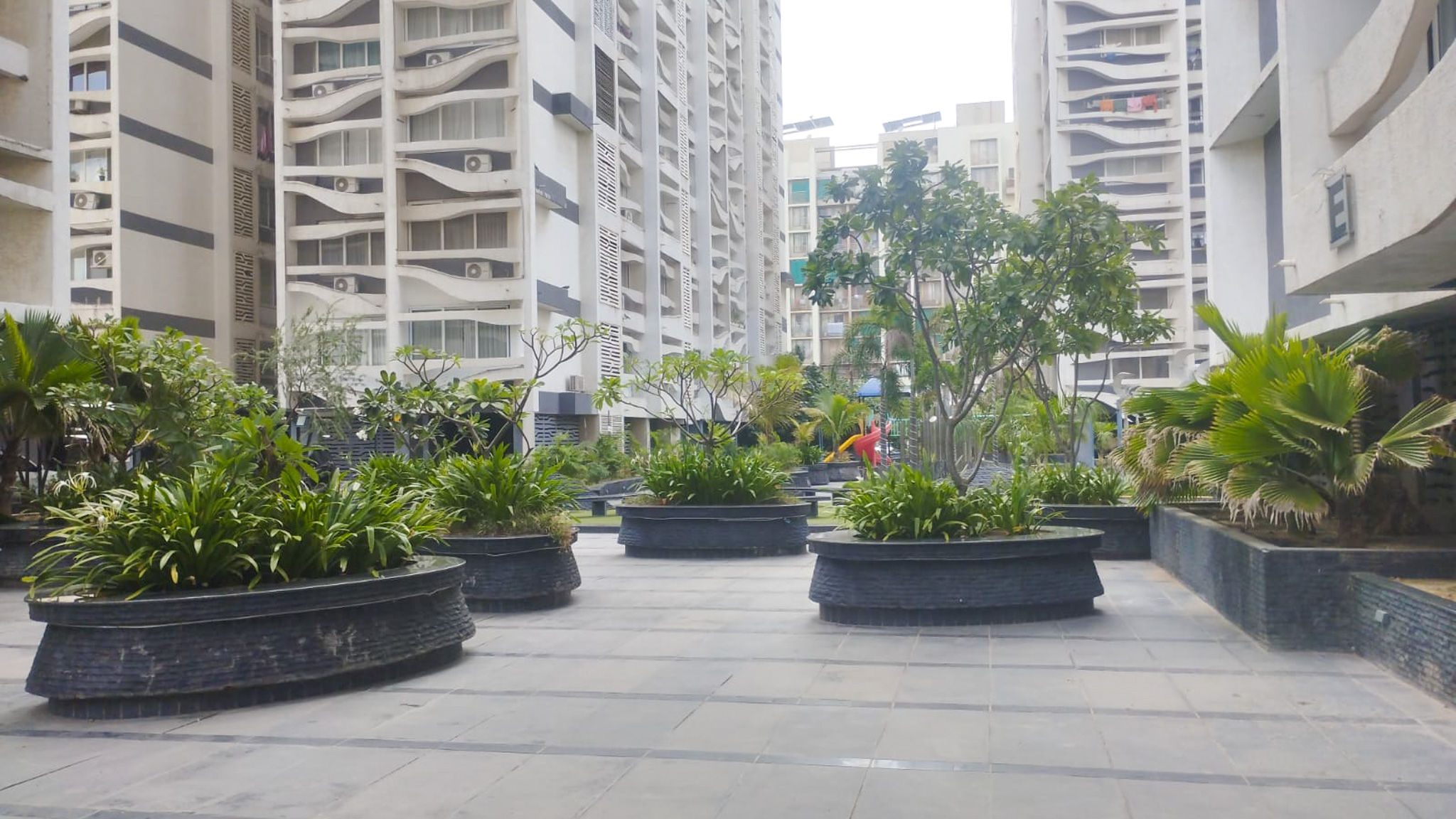 3 BHK Flat for sale in SHREE BALAJI WIND PARK, Shree Balaji Wind Park, Vaishnodevi Circle Gandhinagar. — photo 4