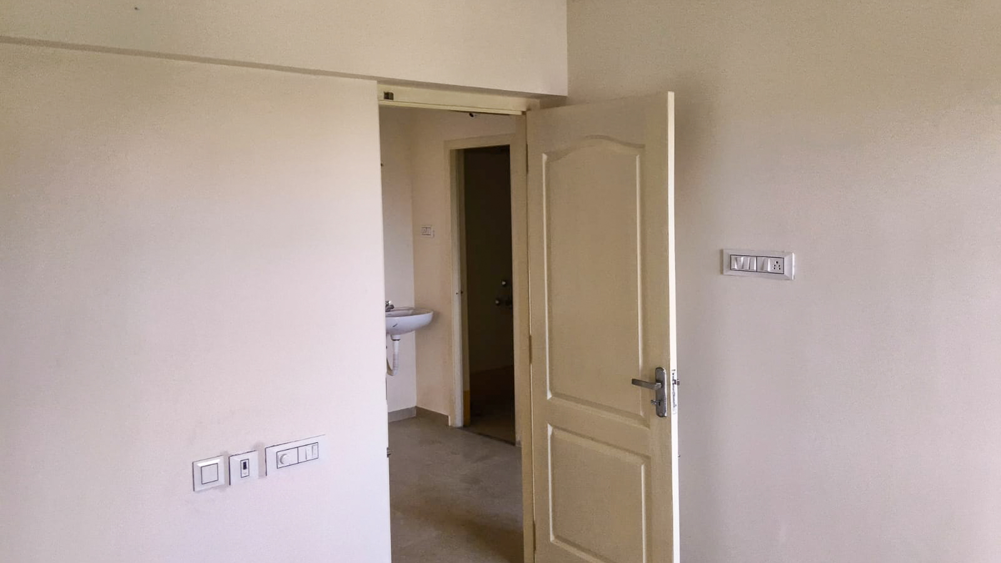 3 BHK Flat for sale in ROYAL TOWN, CHETTIPUNIYAM Mahindra World City — photo 7