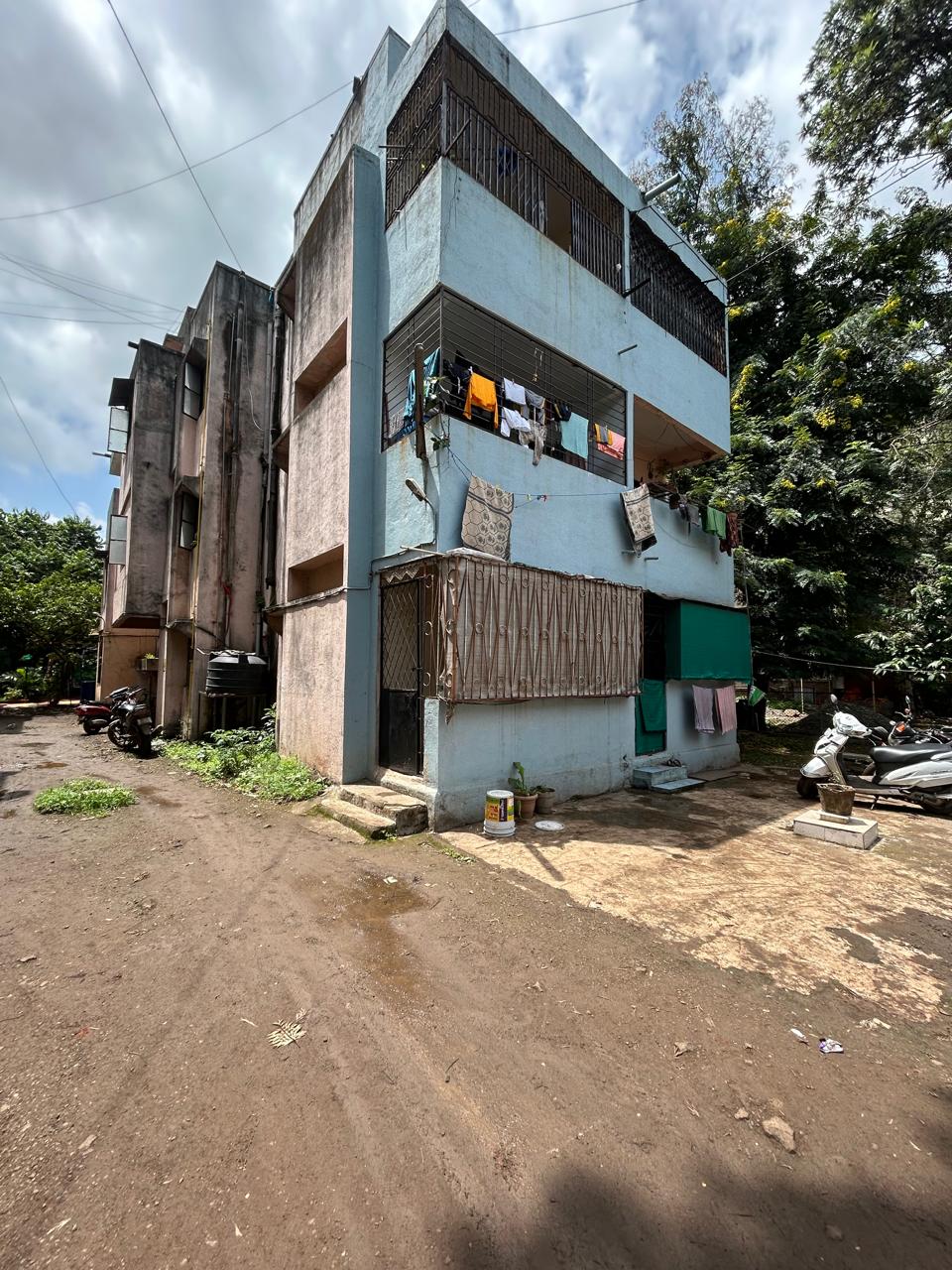 3 BHK Flat for sale in FLAT 202 ASHIYANA CO OP HOUSING SOCIETY TAGORE NAGAR WADALA NASIK Eklahare — photo 1