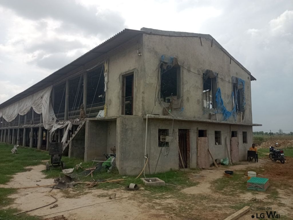 Industrial Plot with Factory Building for sale in Sikandra Rao — photo 1
