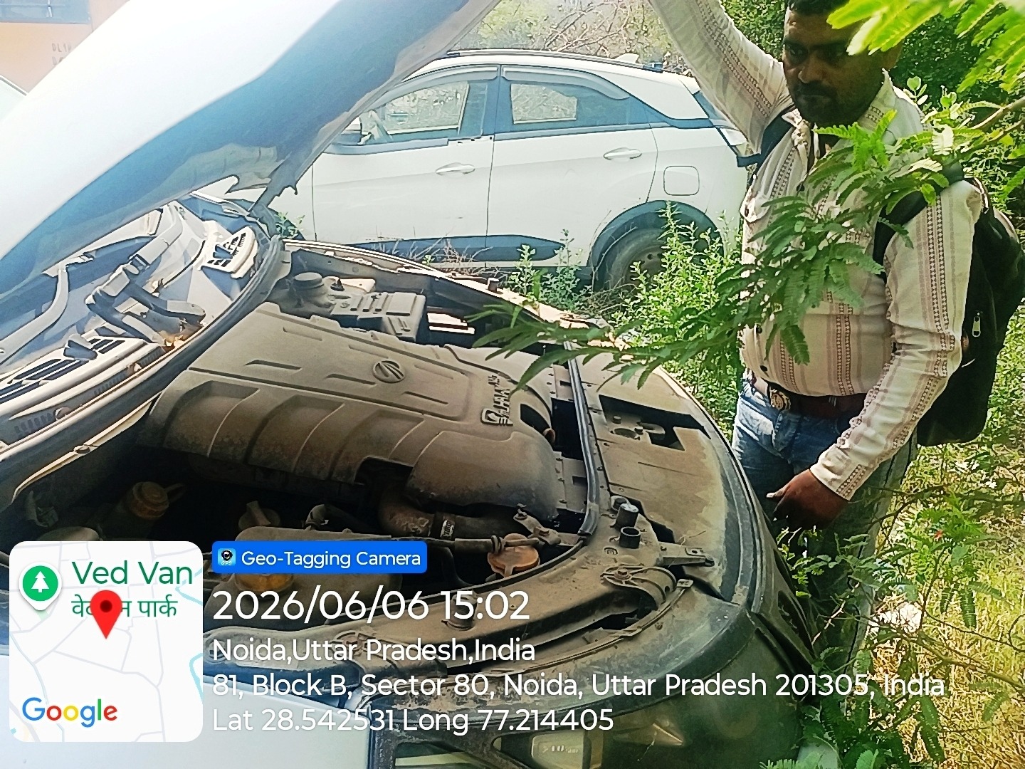 2015 Mahindra XUV500 W7 SUV 70000 km 11 years for sale in PARKING LOT Noida — photo 3