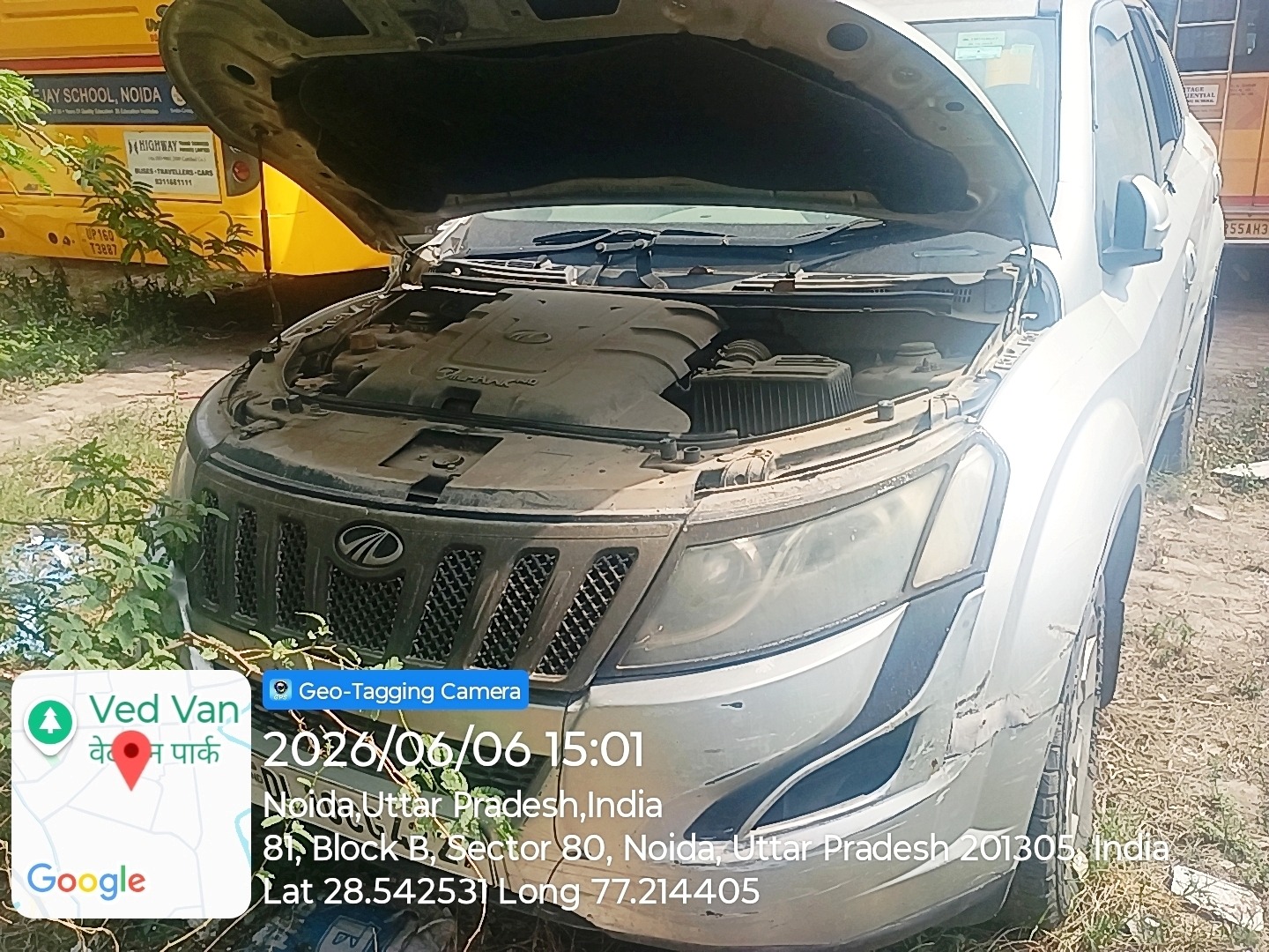 2015 Mahindra XUV500 W7 SUV 70000 km 11 years for sale in PARKING LOT Noida — photo 5