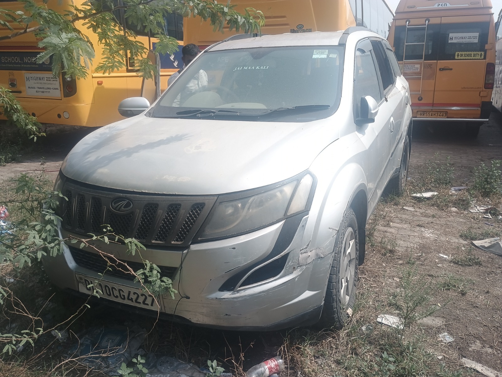 2015 Mahindra XUV500 W7 SUV 70000 km 11 years for sale in PARKING LOT Noida — photo 7