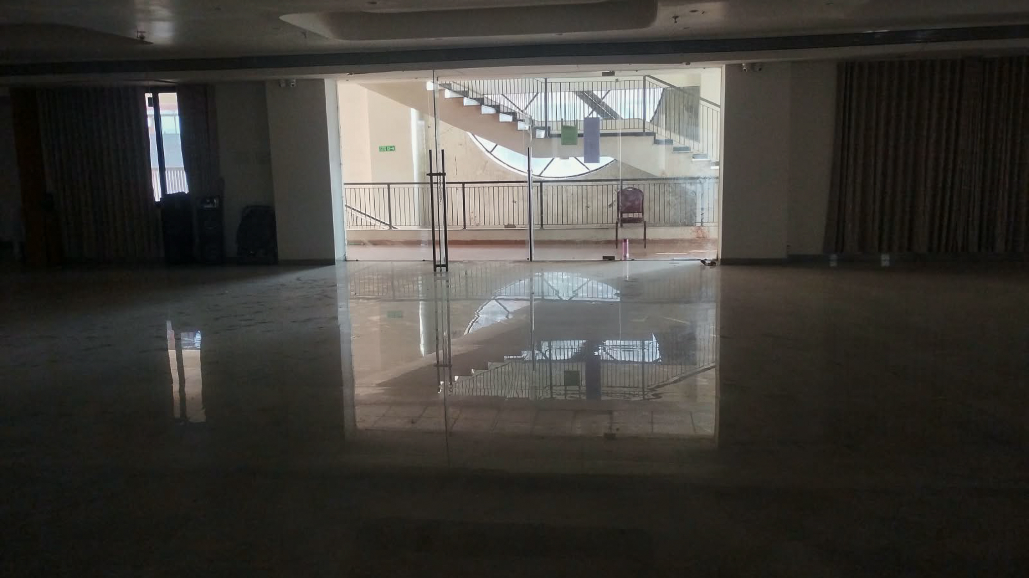 1161.86 square feet Shops for sale in Scheme known as "SAI SAPPHIRE SQUARE", Chandkheda, Gandhinagar-382424, Gujarat. Gandhinagar. — photo 1