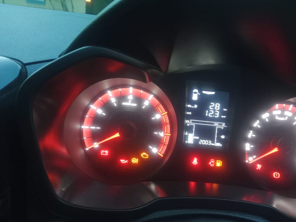 2025 Mahindra XUV 3XO REVX M(O) Compact SUV 2003 km 1 year for sale in BENGAL PARKING Bally — photo 5