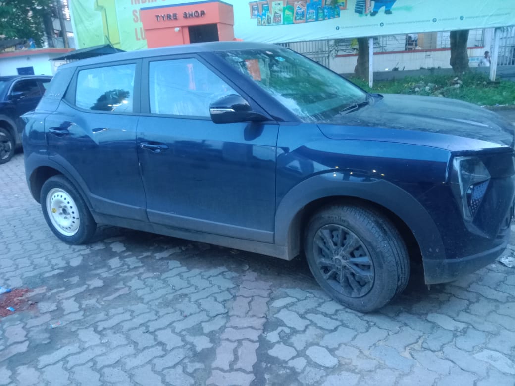 2025 Mahindra XUV 3XO REVX M(O) Compact SUV 2003 km 1 year for sale in BENGAL PARKING Bally — photo 3