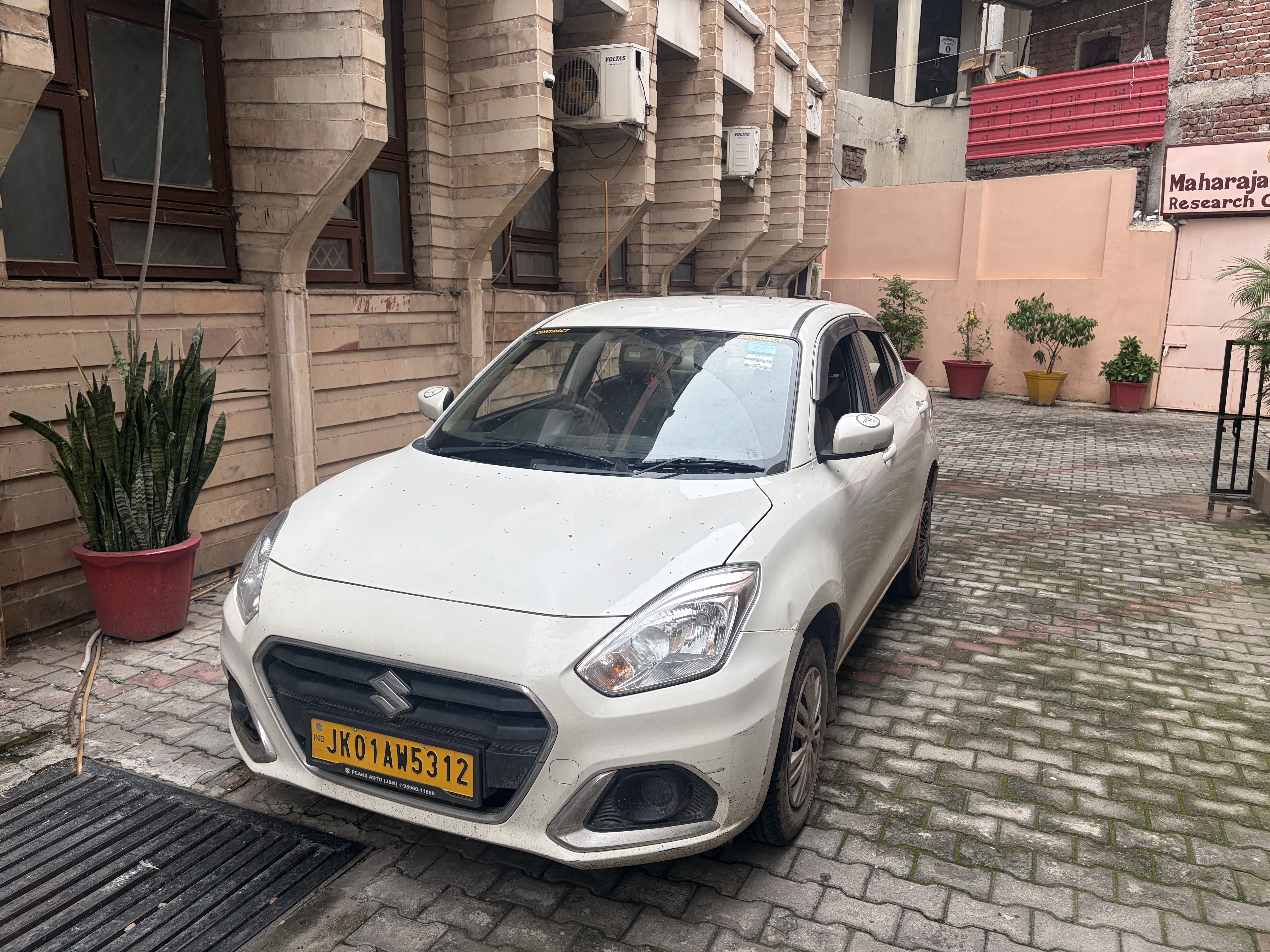 2024 Maruti Suzuki Dzire VXi Compact sedan 48808 km 2 years for sale in SHRIRAM AUTOMALL JAMMU Bari Brahmana EPIP Industrial Estate — photo 1