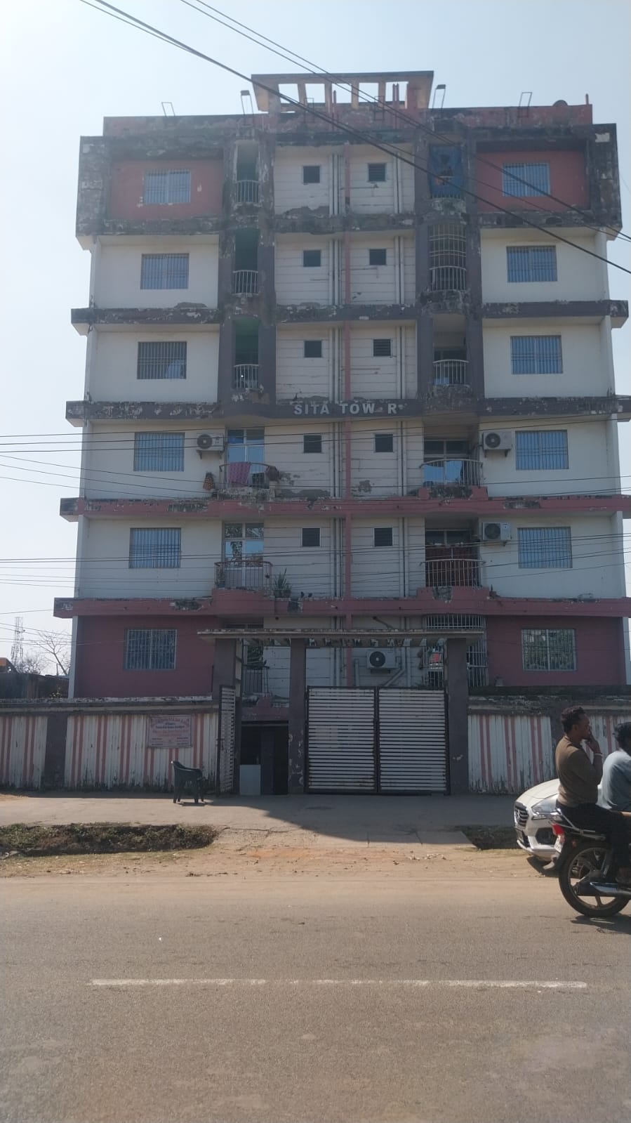 910 square feet Flat for sale in Chirkunda