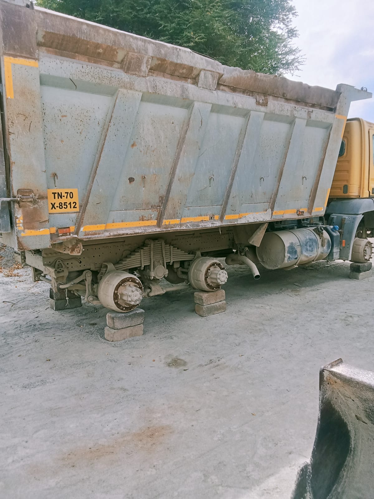 2018 BharatBenz 1926C Tipper Tipper 100000 km 8 years for sale in No.1, Venkatesa Puram, Dhasirapalli Road, Shoolagiri, Hosur, Krishnagiri, Pin-635109 Hosur — photo 1