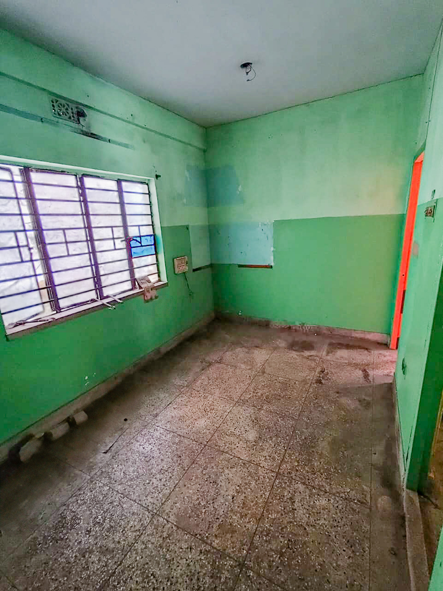 1 BHK Flat for sale in PASHUPATI APARTMENT, SANTOSHPUR JORA BRIDGE Kolkata — photo 8