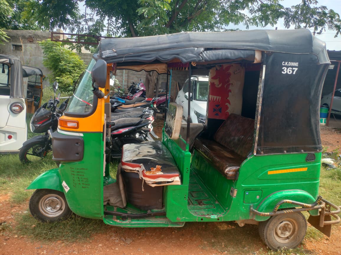 2023 Bajaj Auto RE CNG Passenger 22000 km 3 years for sale in RAJESWARI YARD Kadapa — photo 2