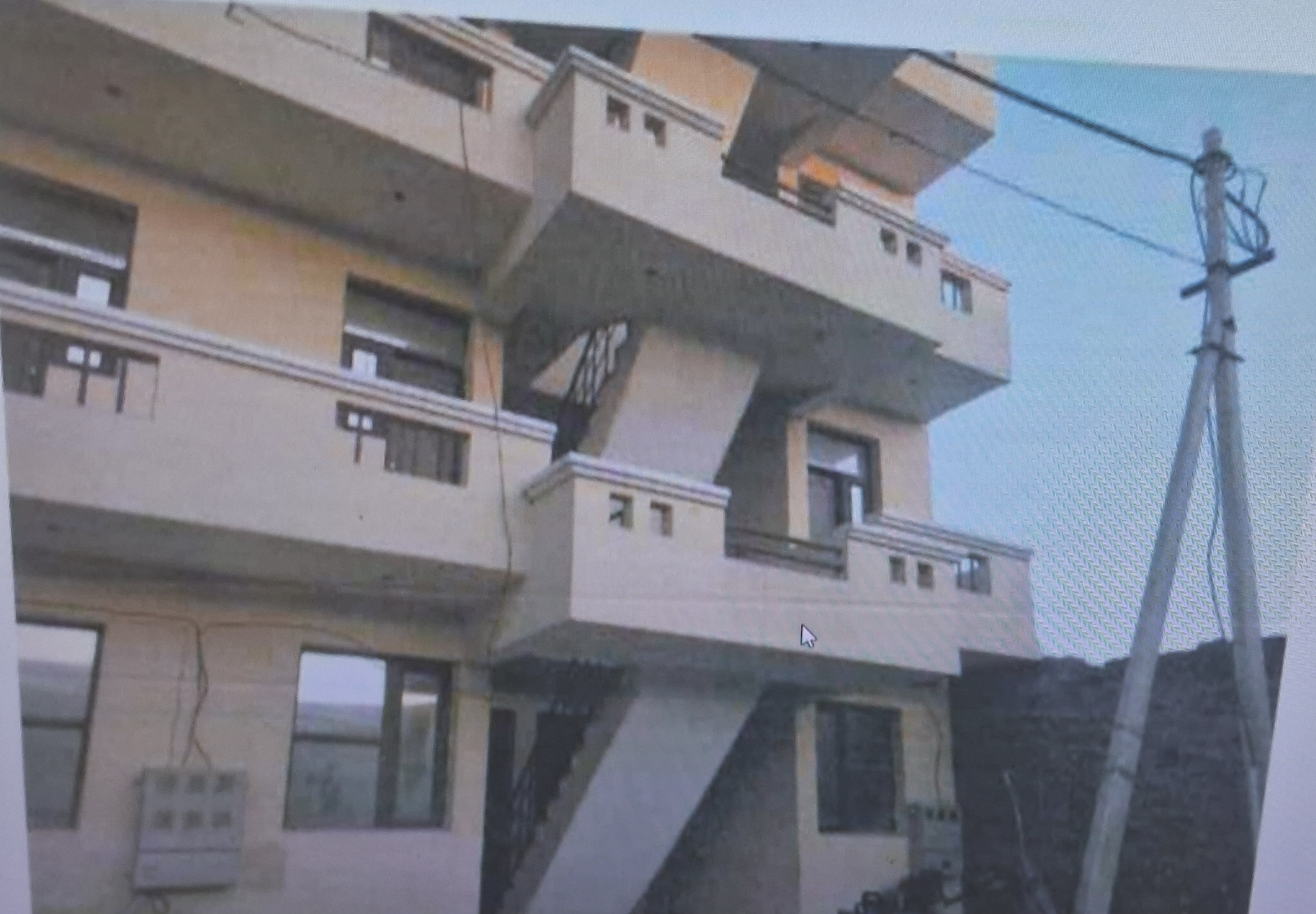 440 square feet Flat for sale in Lalru — photo 2