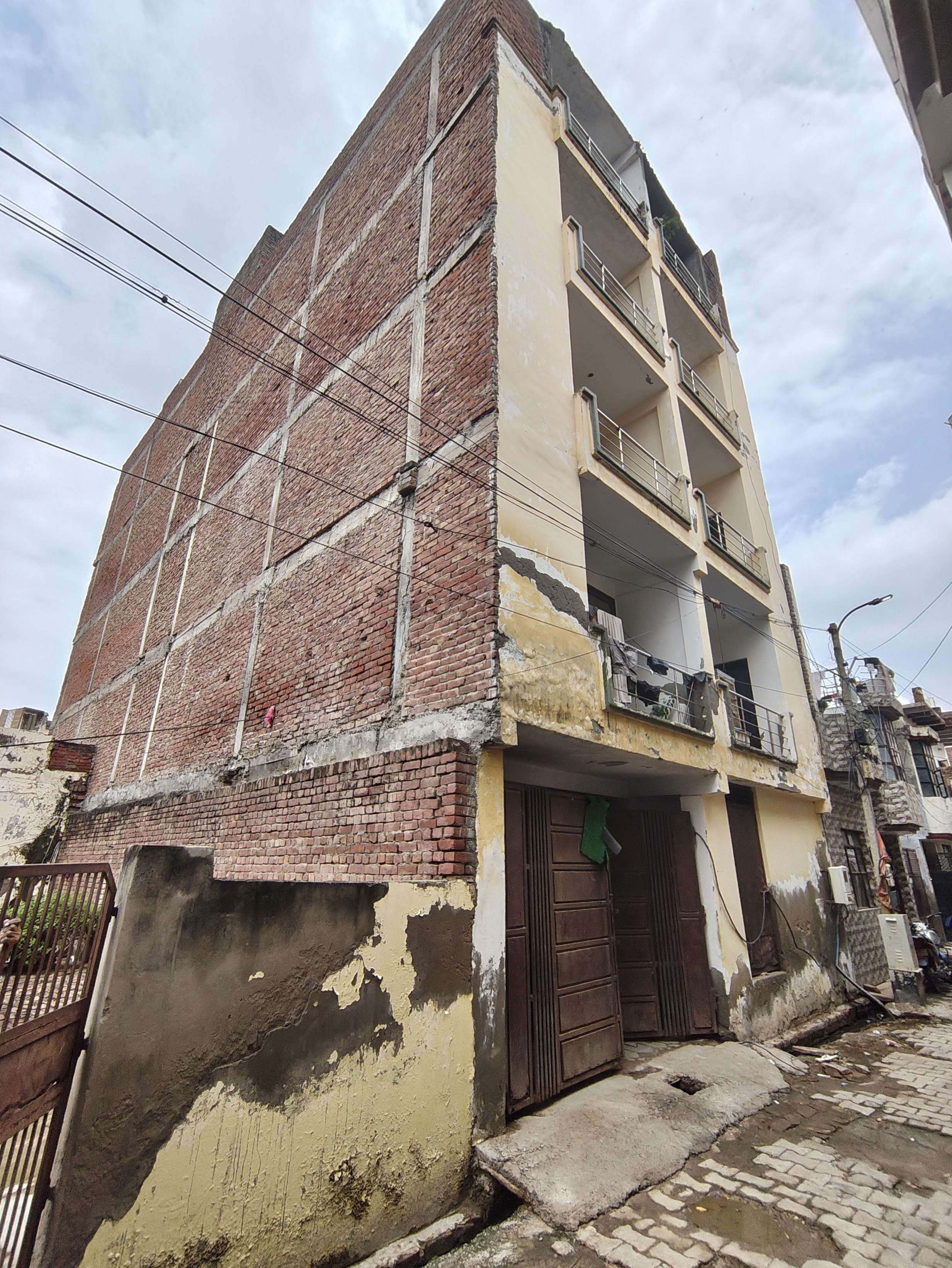 Flat for sale in Agra — photo 2