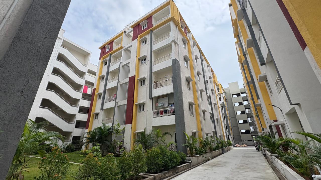 858 square feet Flat for sale in VASU SRI PRIDE, GANDIMAISAMMA Hyderabad