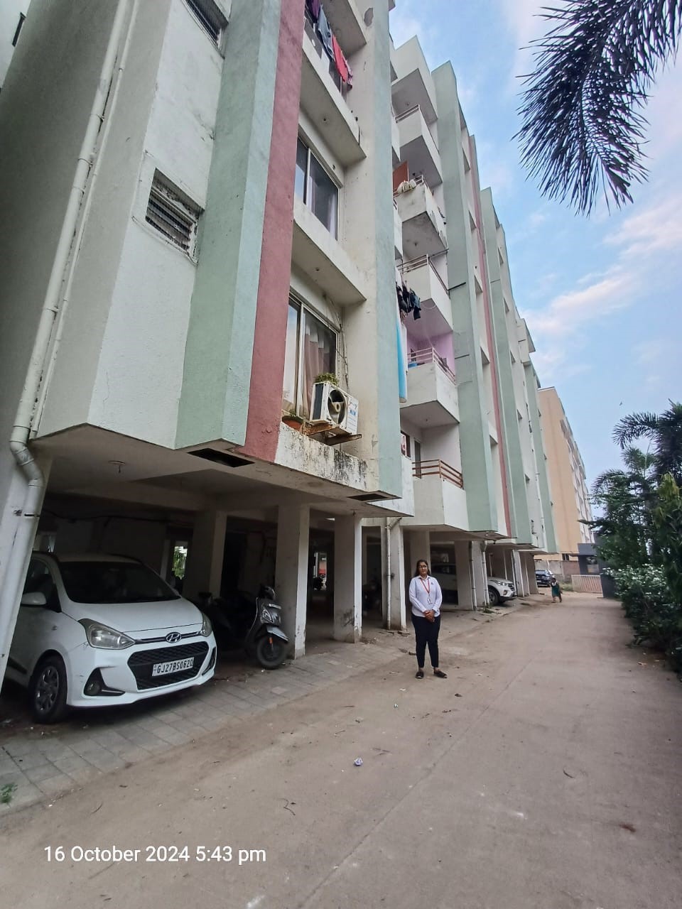 Flat for sale in Ahmedabad — photo 1