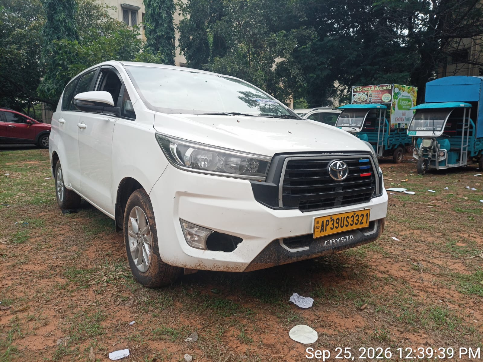 2023 Toyota Innova Crysta GX 8 Seater MUV 127026 km 3 years for sale in SBI Bank AO compound, Balaji Nagar, near Siripuram, Visakhapatnam. Visakhapatnam — photo 1