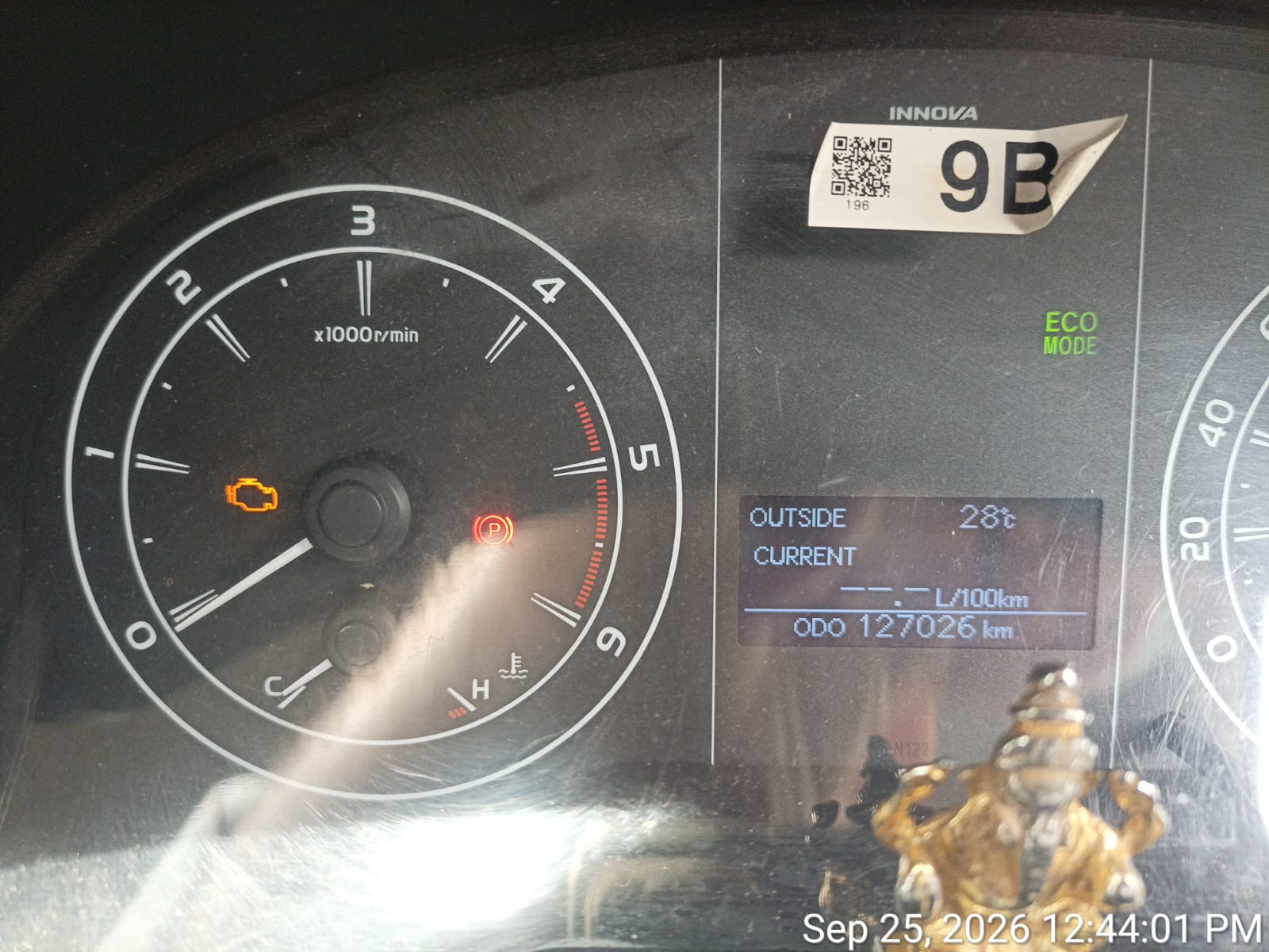 2023 Toyota Innova Crysta GX 8 Seater MUV 127026 km 3 years for sale in SBI Bank AO compound, Balaji Nagar, near Siripuram, Visakhapatnam. Visakhapatnam — photo 4