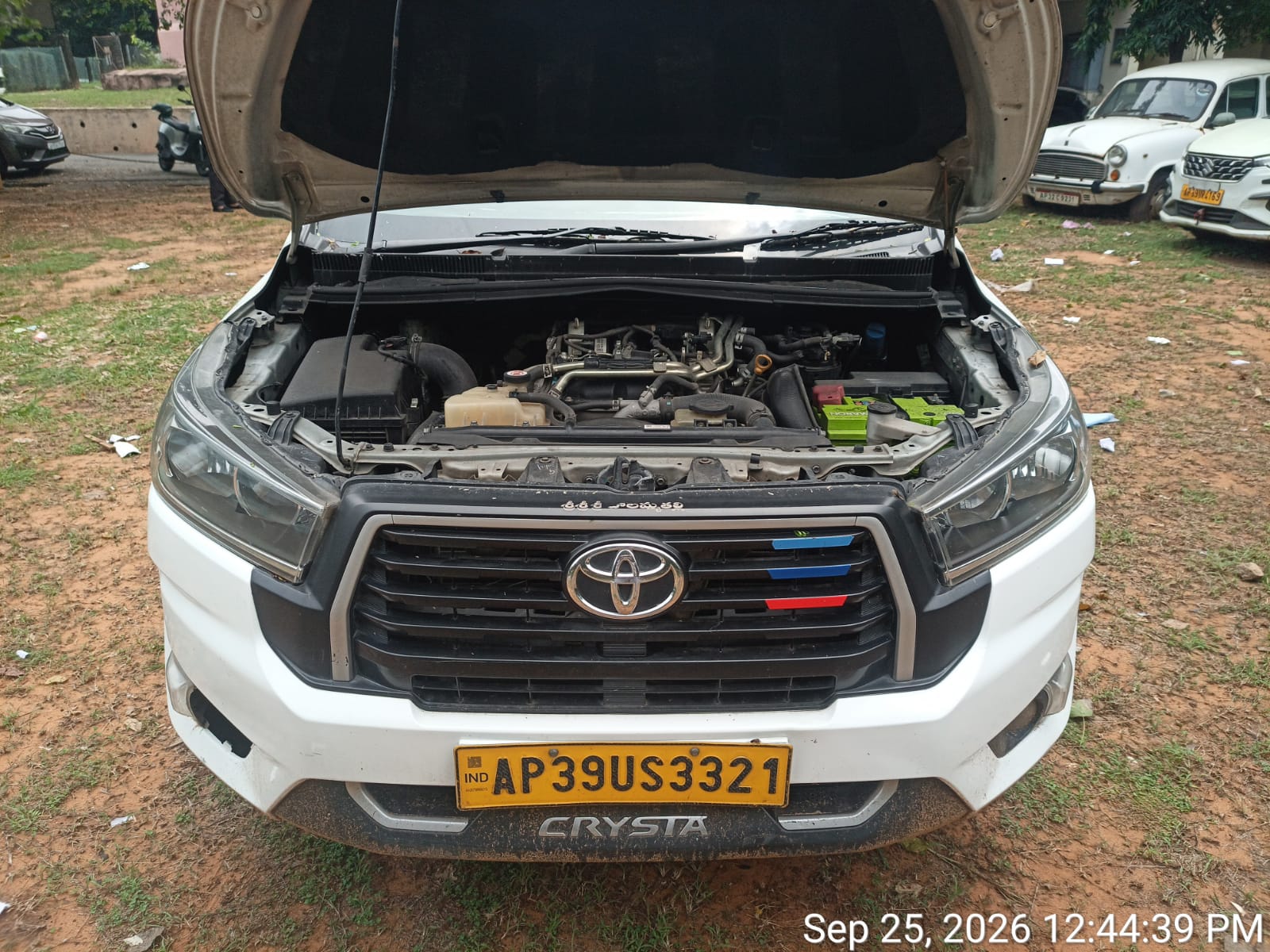 2023 Toyota Innova Crysta GX 8 Seater MUV 127026 km 3 years for sale in SBI Bank AO compound, Balaji Nagar, near Siripuram, Visakhapatnam. Visakhapatnam — photo 5