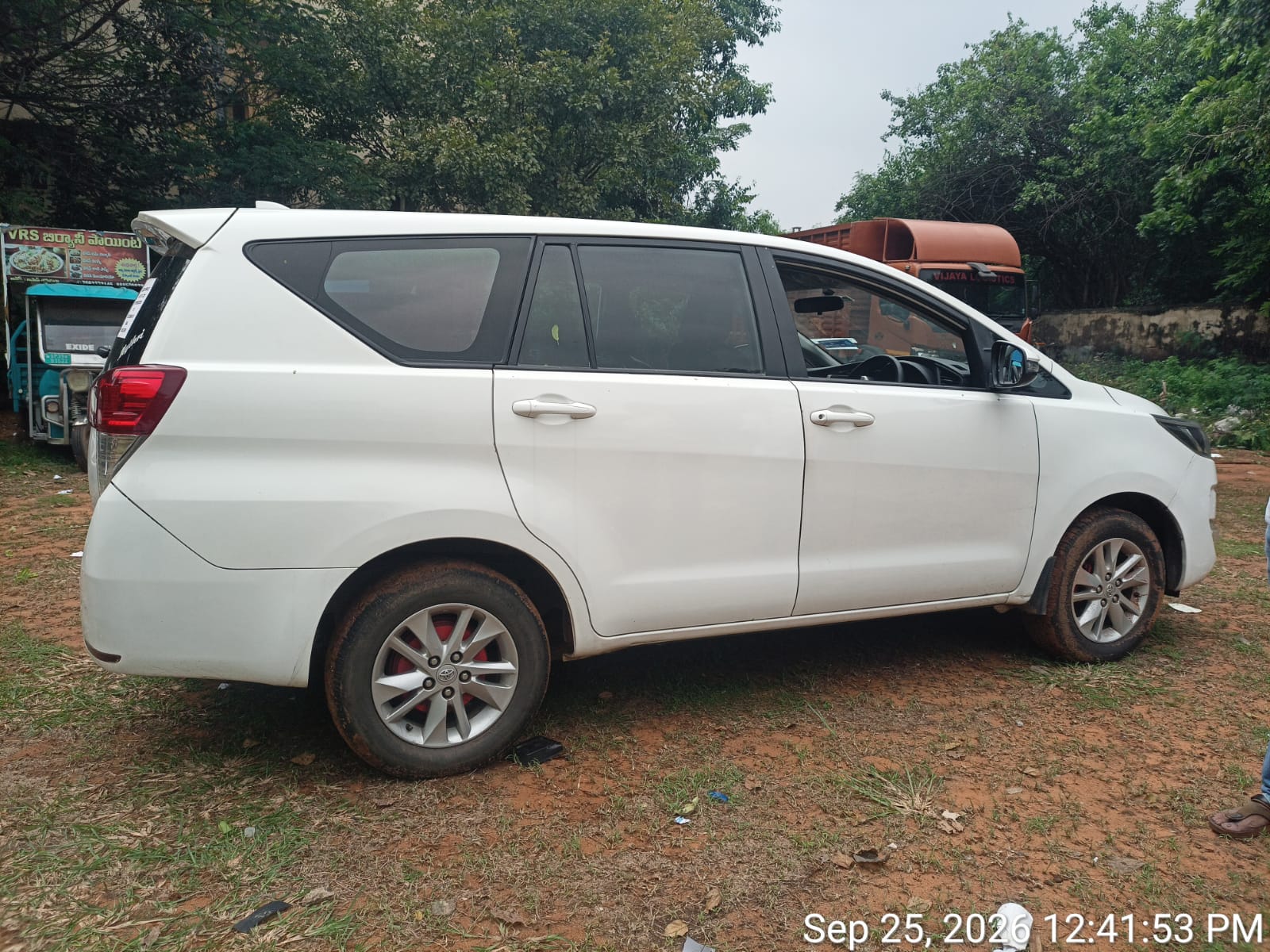 2023 Toyota Innova Crysta GX 8 Seater MUV 127026 km 3 years for sale in SBI Bank AO compound, Balaji Nagar, near Siripuram, Visakhapatnam. Visakhapatnam — photo 9