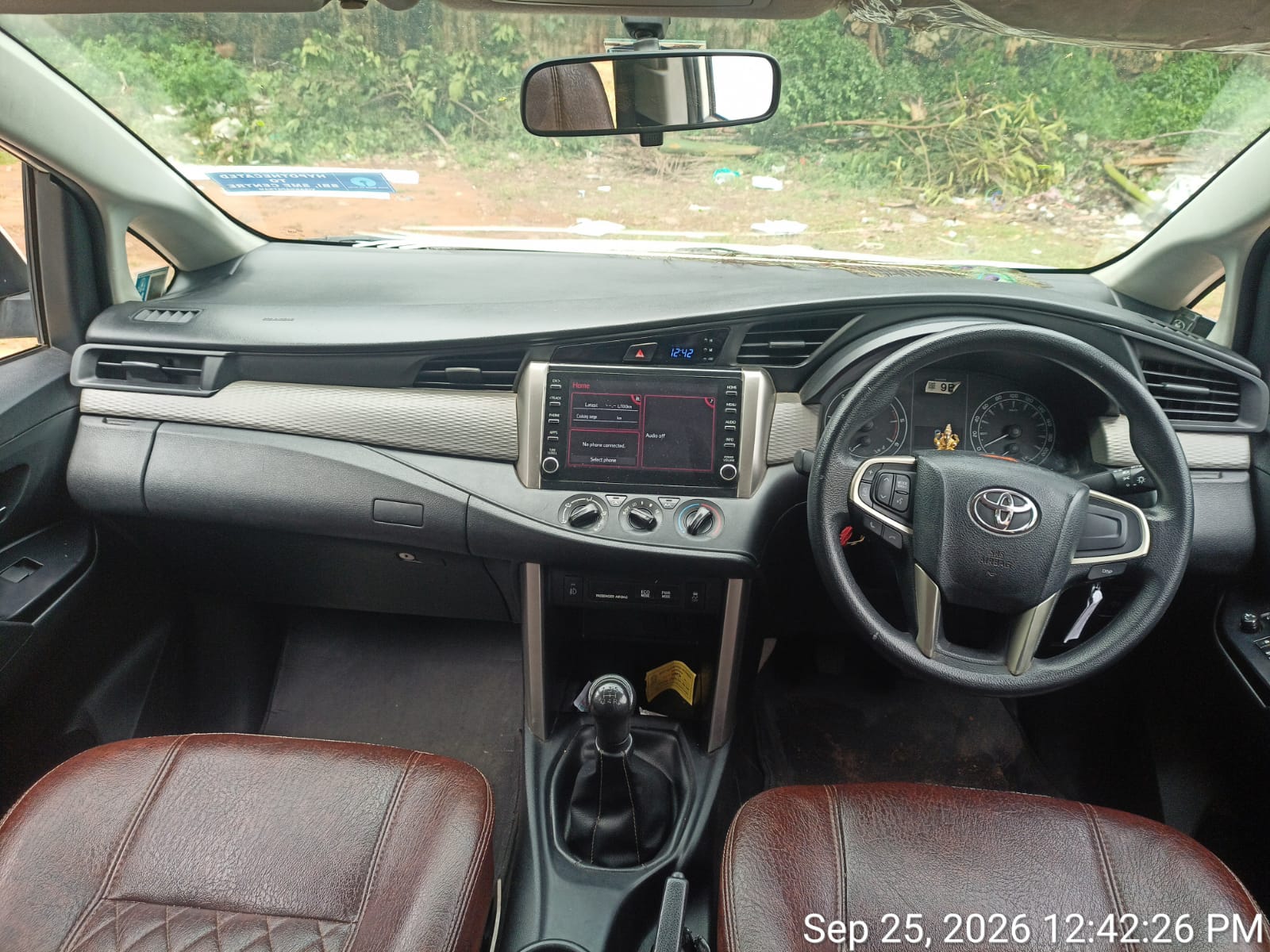 2023 Toyota Innova Crysta GX 8 Seater MUV 127026 km 3 years for sale in SBI Bank AO compound, Balaji Nagar, near Siripuram, Visakhapatnam. Visakhapatnam — photo 11