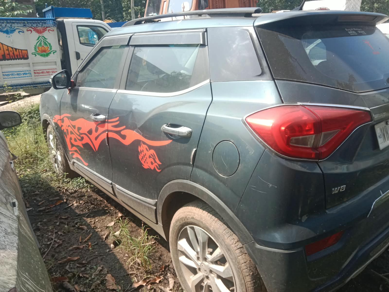 2019 Mahindra XUV300 W8 Compact SUV 100000 km 7 years for sale in BENGAL PARKING Kolkata — photo 4