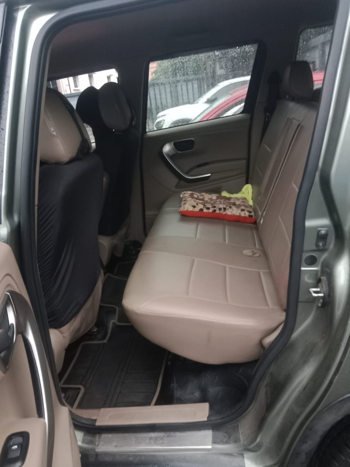 2024 Mahindra Bolero Neo N8 SUV 22500 km 2 years for sale in BENGAL PARKING Kolkata — photo 6