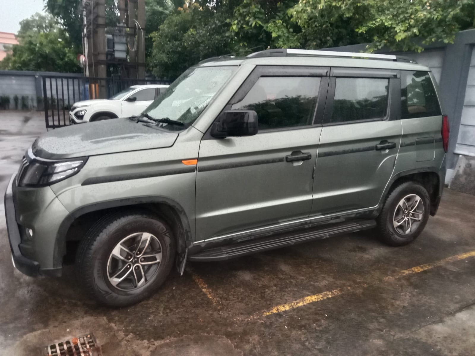 2024 Mahindra Bolero Neo N8 SUV 22500 km 2 years for sale in BENGAL PARKING Kolkata — photo 10