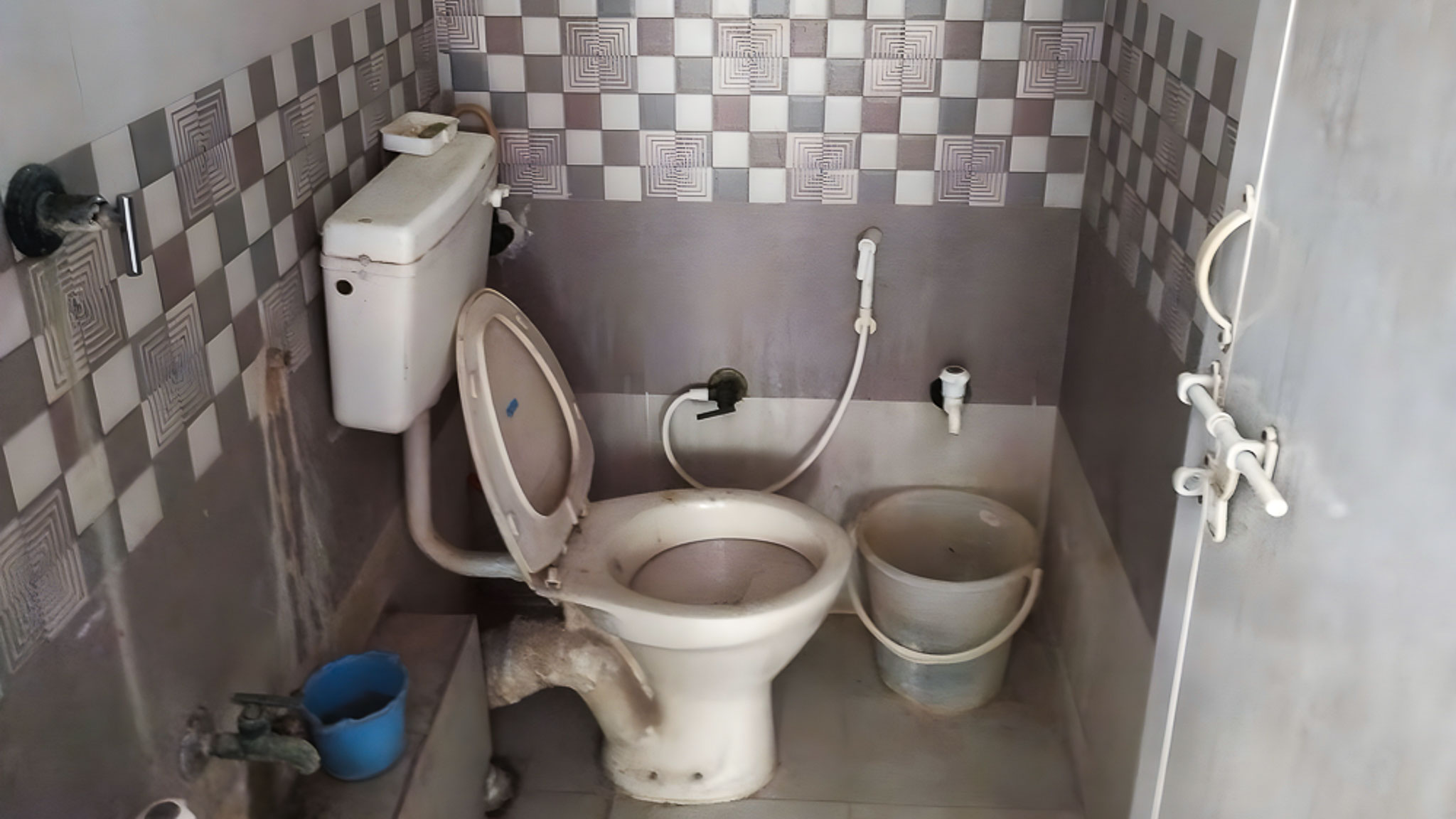 2 BHK Flat for sale in SHREENANDNAGAR II VEJALPUR, VEJALPUR Ahmedabad — photo 18