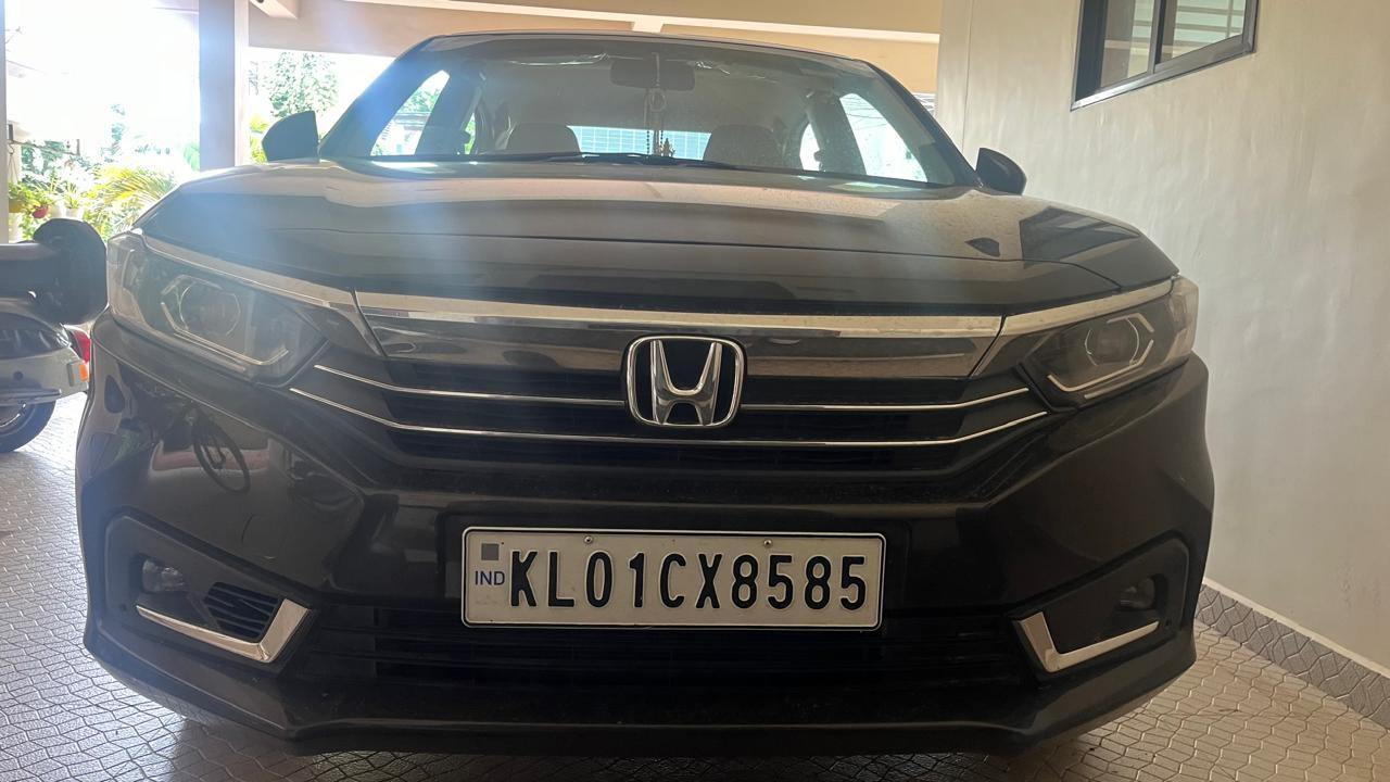 2023 Honda Amaze 1.2 VX MT Petrol Compact sedan 33000 km 3 years for sale in AMBADY Pallichal — photo 4