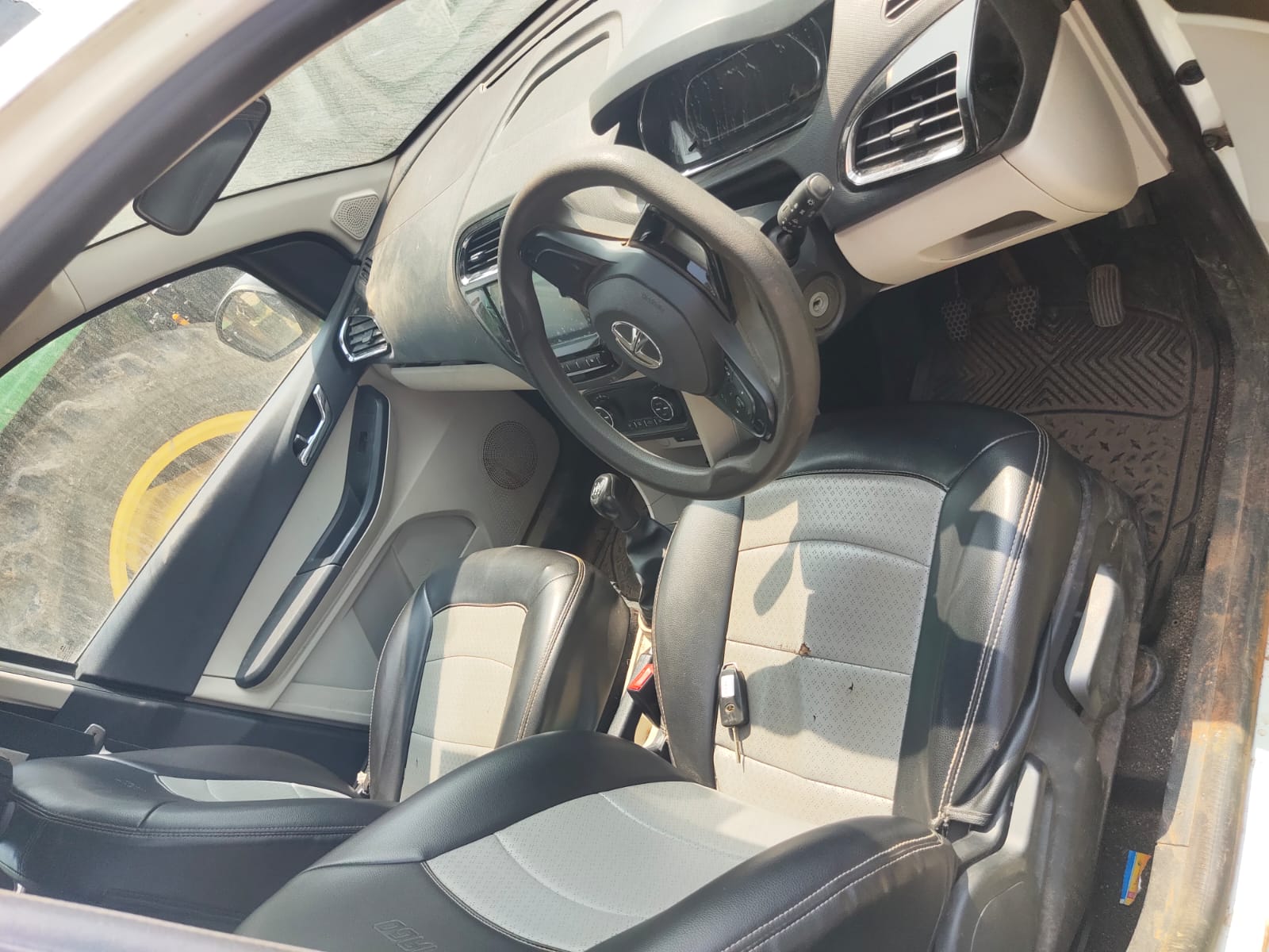 2022 Tata Tiago XZ+ MT Hatchback 65000 km 4 years for sale in MAMTA MAHTO PARKING YARD Korba — photo 4