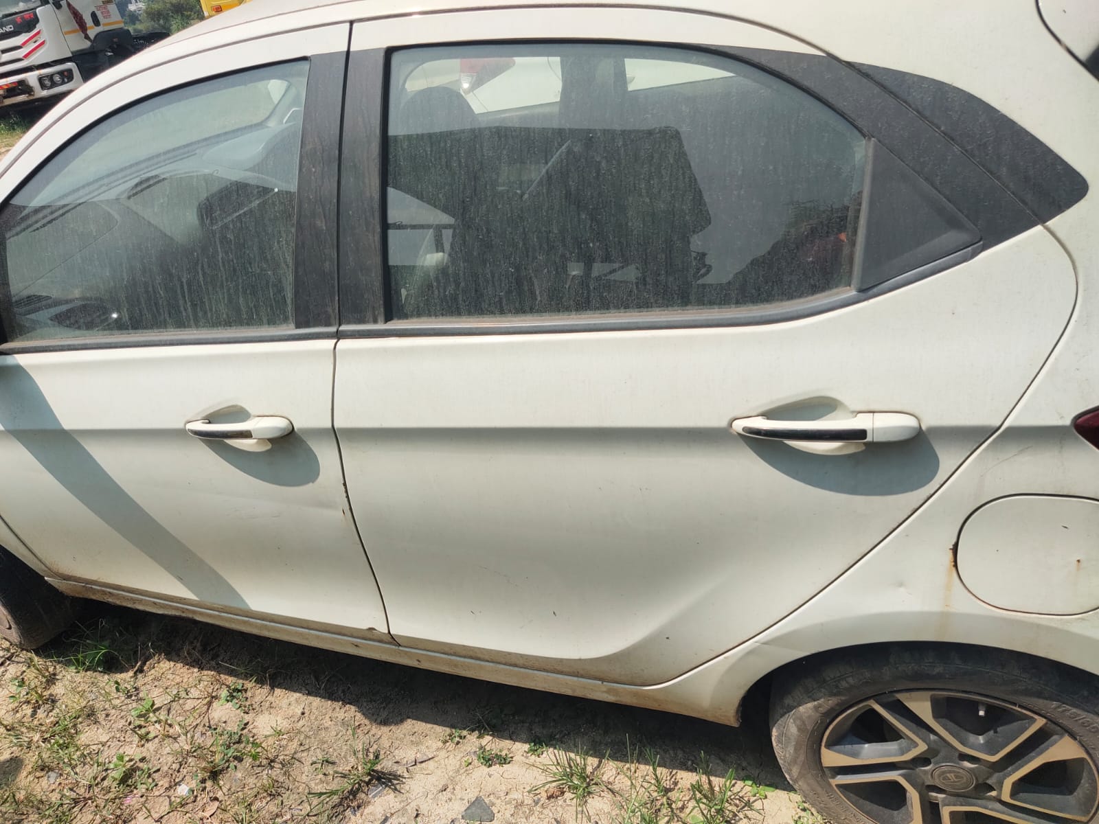 2022 Tata Tiago XZ+ MT Hatchback 65000 km 4 years for sale in MAMTA MAHTO PARKING YARD Korba — photo 2