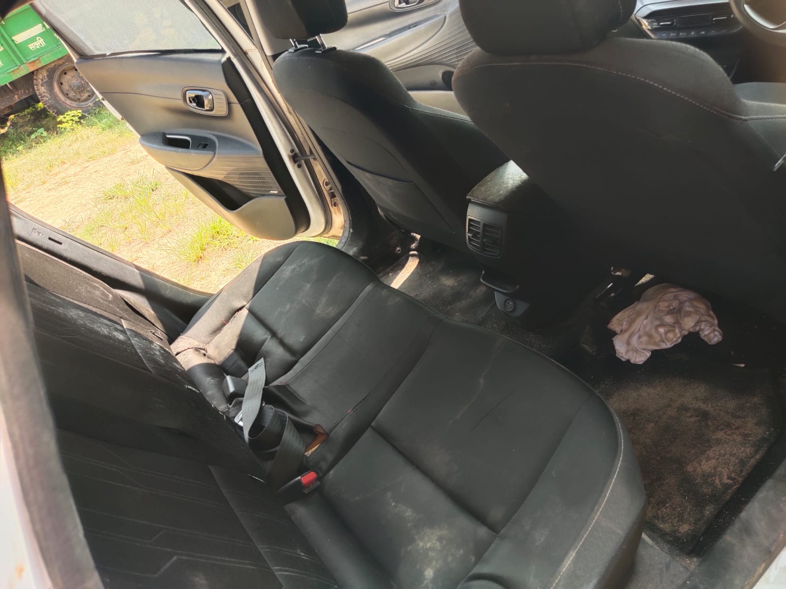 2022 Hyundai i20 Asta 1.2 Petrol MT Hatchback 65000 km 4 years for sale in MAMTA MAHTO PARKING YARD Korba — photo 4
