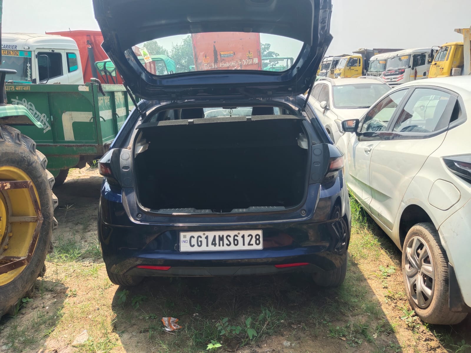2023 Tata Altroz XM / XM+ Hatchback 65000 km 3 years for sale in MAMTA MAHTO PARKING YARD Korba — photo 8
