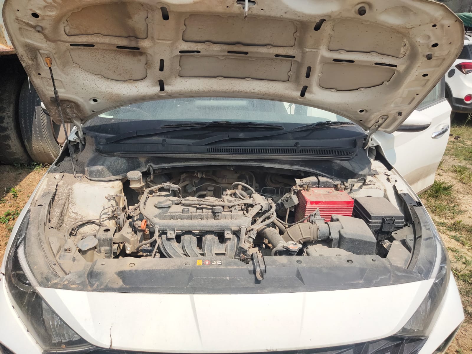 2022 Hyundai i20 Asta 1.2 Petrol MT Hatchback 65000 km 4 years for sale in MAMTA MAHTO PARKING YARD Korba — photo 11