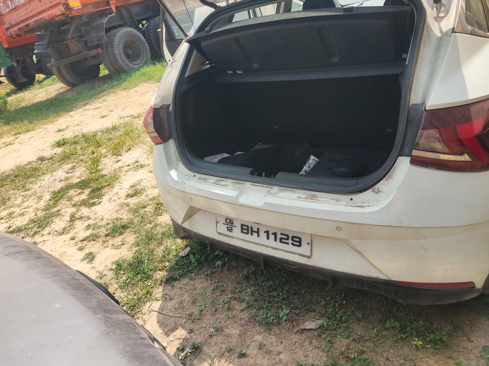2022 Hyundai i20 Asta 1.2 Petrol MT Hatchback 65000 km 4 years for sale in MAMTA MAHTO PARKING YARD Korba — photo 2