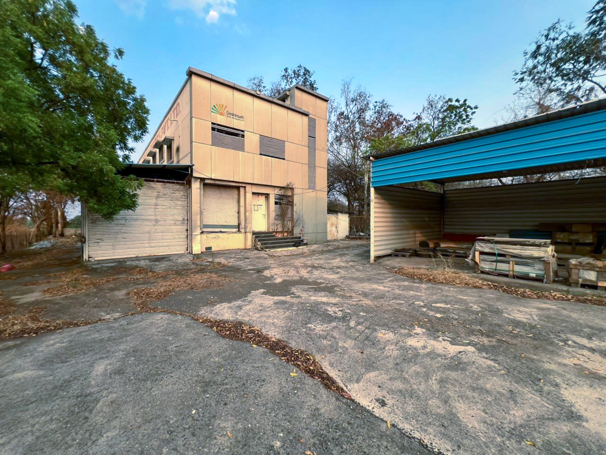 1384 square meter Industrial Plot with Factory Building for sale in INDUSTRIAL Eklahare — photo 1