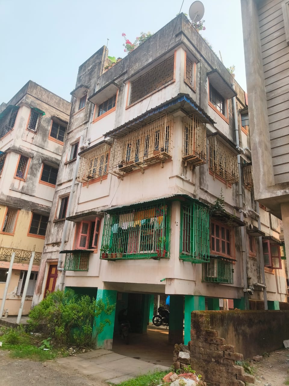 2 BHK Flat for sale in NAYABAD MUKUNDAPUR EMBYEPASS Kolkata — photo 4