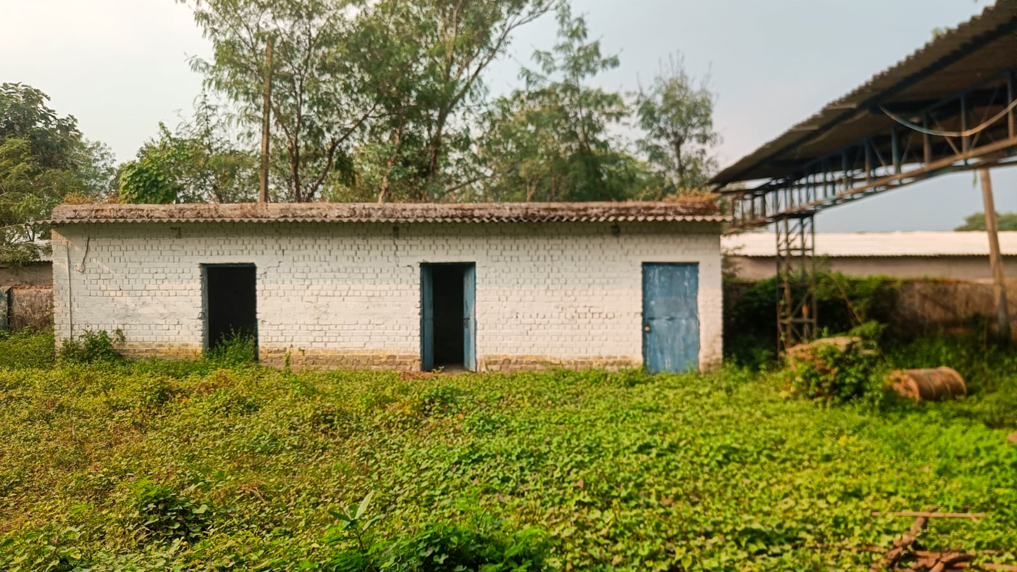 Industrial Plot with Factory Building for sale in Middle Class Manendragarh — photo 3