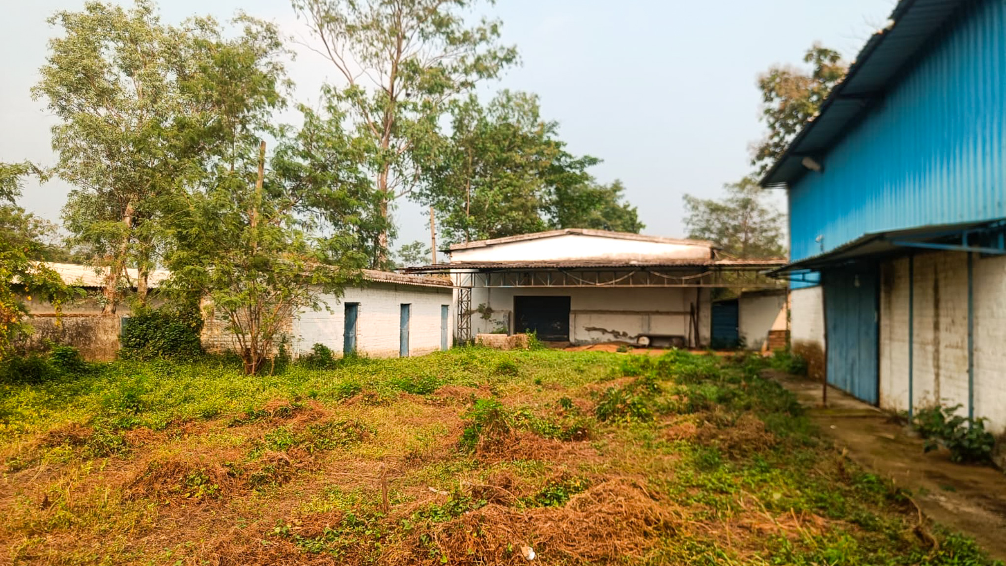 Industrial Plot with Factory Building for sale in Middle Class Manendragarh — photo 2